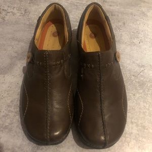 Clarks Women’s Un•Loop Leather Shoes